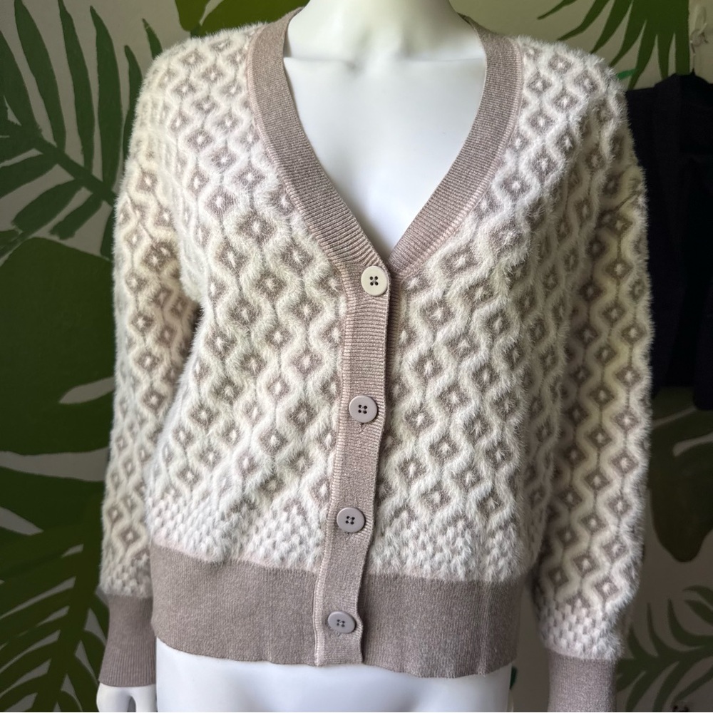 cupcakes & cashmere Cream and Taupe Textured V-Neck Cardigan
